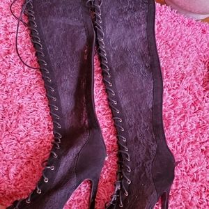 Over the knee lace boots with zipper